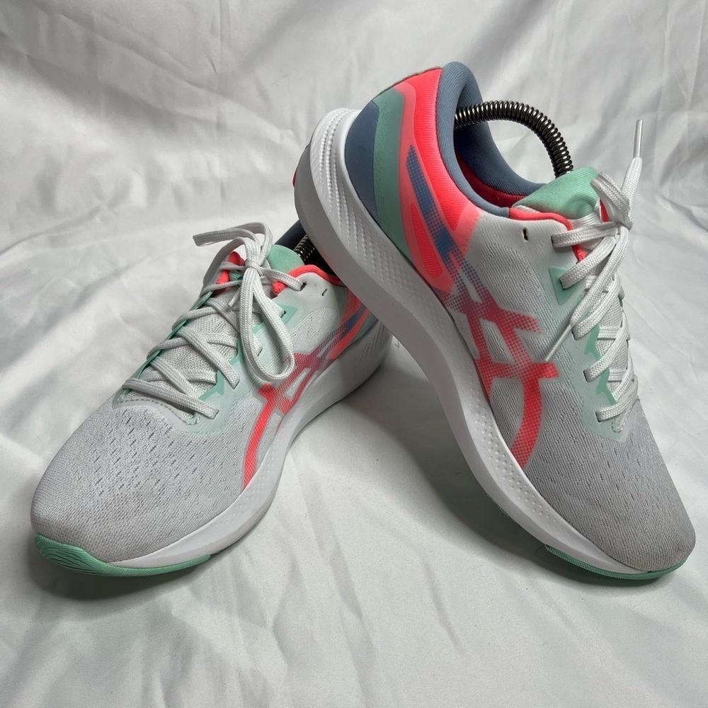 Asics Gel-Pulse 13 Women's Running - White/Coral size 9.5